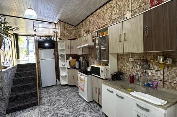 CASA MISTA MUITO BEM CUIDADA NO BAIRRO GRESSLER