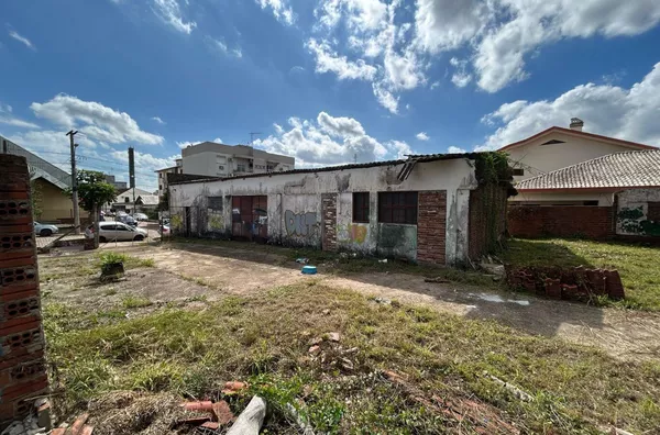 1.100m² DE TERRENO NO CENTRO DA CIDADE. APOSTE NO FUTURO!