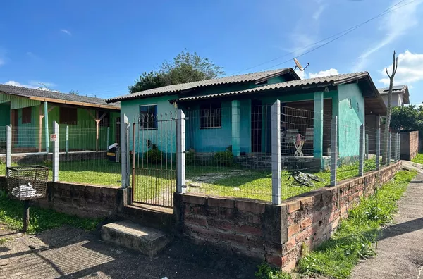 CASA NA CORONEL BRITO COM 2 DORMITÓRIOS E ÓTIMA LOCALIZAÇÃO