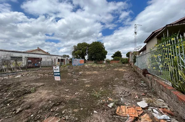 SEUS SONHOS E ASPIRAÇÕES NESSES 715m² DE PURA TRANQUILIDADE