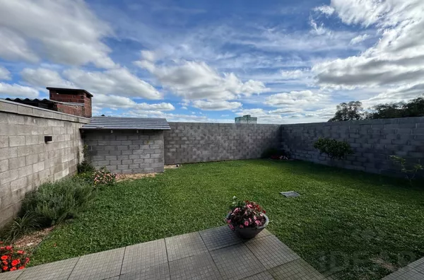 CASA DE 3 QUARTOS, SUITE E PÁTIO MURADO - Foto 11