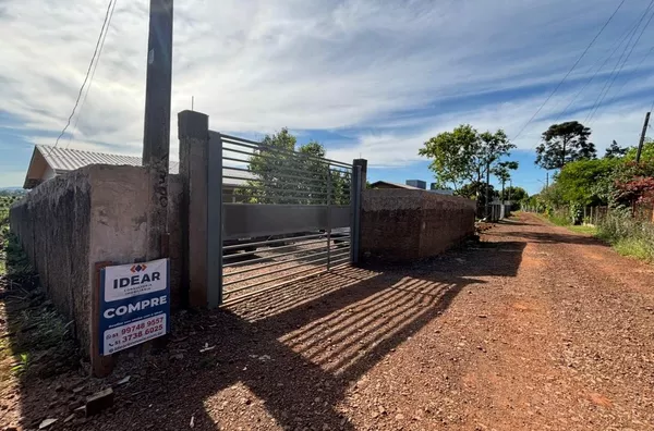 PÁTIO NA FRENTE E NOS FUNDOS COM MUITA SEGURANÇA PARA TODOS