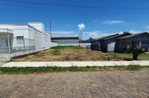 EXCELENTE TERRENO EM UMA BELA E TRANQUILA REGIÃO, VENHA CONHECER!