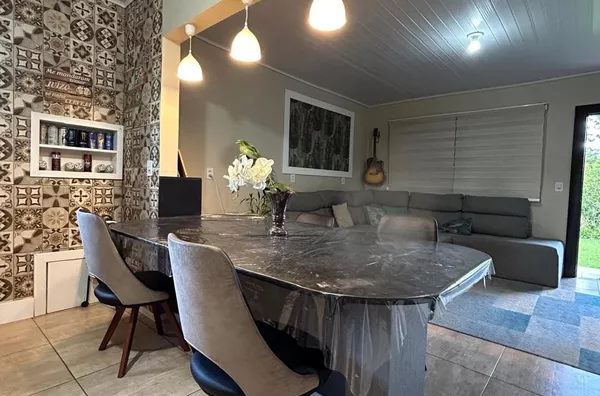 DESCUBRA O PRIVILÉGIO DE MORAR NESSA LINDA CASA