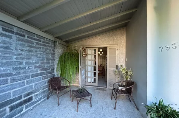ÓTIMA CASA DE 3 DORMITÓRIOS, PÁTIOS E MUITO CONFORTO