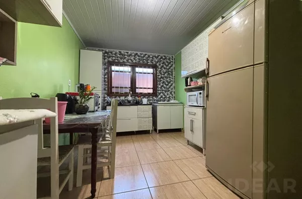 O MAIOR SUPERMERCADO DA CIDADE FICARÁ A 50m DESSA CASA.