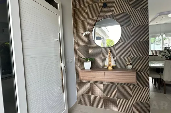 CASA DE GRANDES AMBIENTES E MUITO CONFORTO PARA TODA A FAMÍLIA