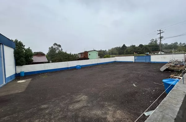 PAVILHÃO E CHÁCARA EM ÓTIMO PONTO ESTRATÉGICO, PERTINHO DA CIDADE