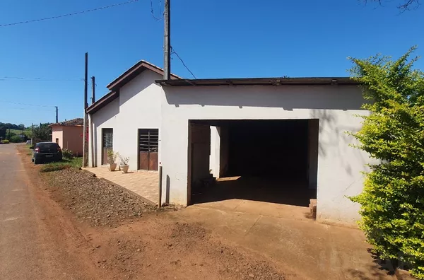 CASA DE 3 DORMITÓRIOS, COM AMPLO TERRENO EM VILA PALANQUE