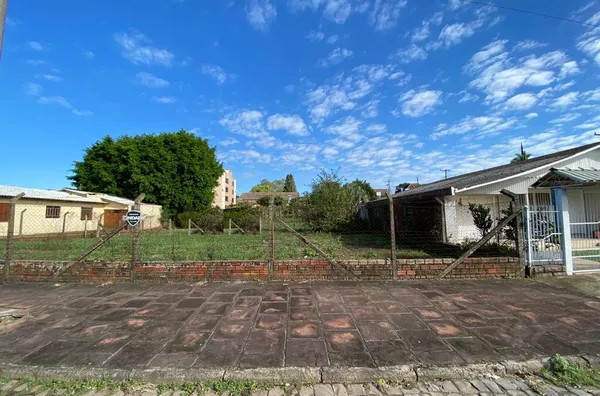 TERRENO BEM PRÓXIMO A ÁREA COMERCIAL, COM POSSIBILIDADE DE ESCOLHA