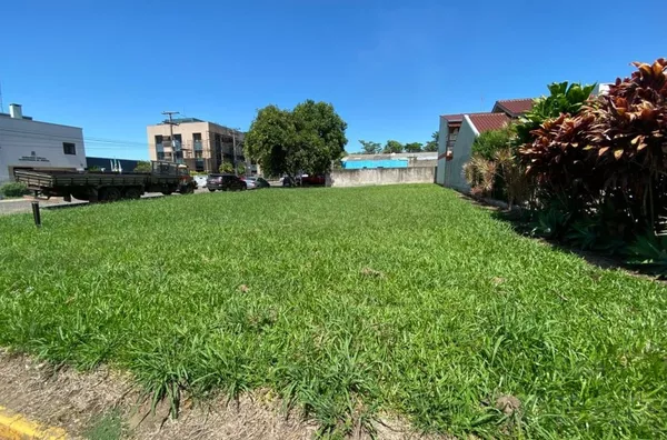 SUA FUTURA RESIDÊNCIA ou COMÉRCIO, MUITO BEM LOCALIZADO