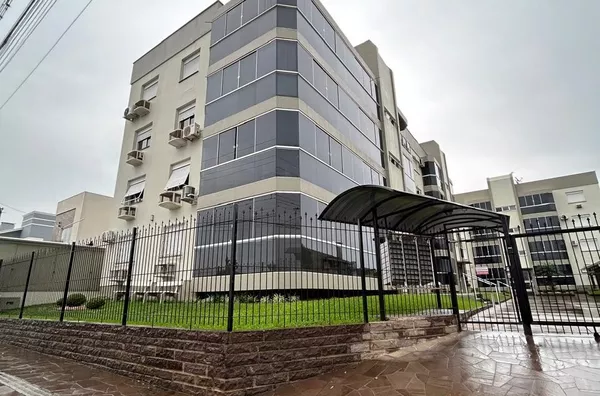 AMPLO APARTAMENTO NO CENTRO DA CIDADE AGUARDANDO VOCÊ!