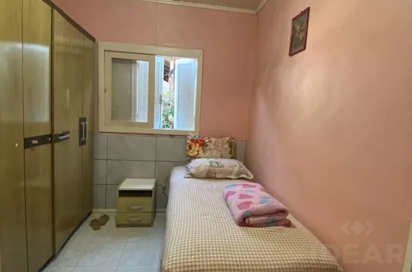 CASA DE 3 DORMITÓRIOS E GARAGEM PARA 2 VEÍCULOS