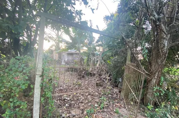 TERRENO MAIS QUE ESPECIAL, COM 1.230m² E ACESSOS PELA RUA PRINCIPAL E SECUNDÁRIA