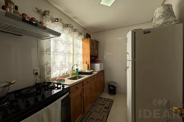 SOBRADO AMPLO, CONFORTÁVEL E BEM LOCALIZADO