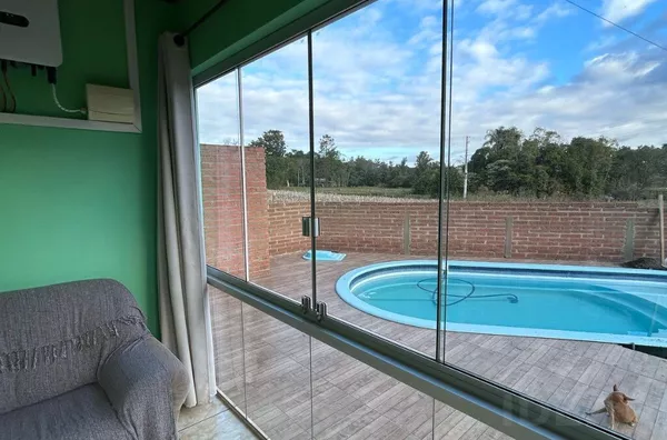 CASA AMPLA, PISCINA E MUITA ÁREA DE PLANTIO