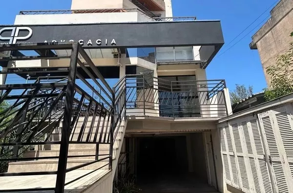 Apartamento na área central da cidade, próximo de academia, hospital, mercado, farmácia... Nos contate e agende sua visita. Nós da Idear Imóveis estamos prontos para te atender.