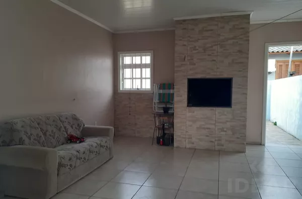 LINDA CASA, COM MUITO ESPAÇO E COM CAPACIDADE DE AMPLIAÇÃO. VENHA CONHECER!
