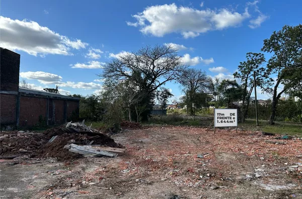TERRENO COM 17m DE FRENTE E 1.644m² DE FUTURO PARA SEUS NEGÓCIOS
