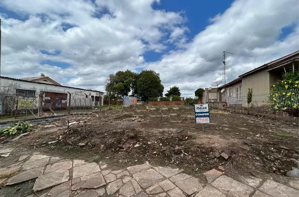 SEUS SONHOS E ASPIRAÇÕES NESSES 715m² DE PURA TRANQUILIDADE