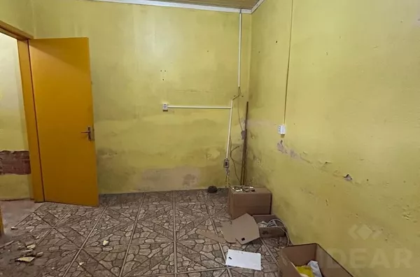 CASA EM REFORMA EM RUA MOVIMENTADA E ÓTIMO PONTO COMERCIAL