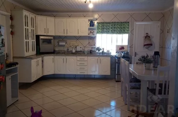 CASA AMPLA DE 165m², EM REGIÃO TRANQUILA DO BAIRRO XANGRILÁ
