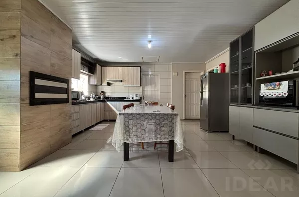 ÓTIMA CASA PARA DESFRUTAR COM A FAMÍLIA