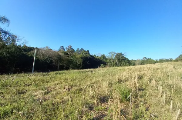 CHÁCARA COM 95% PARA PLANTIO. APOSTE NO FUTURO