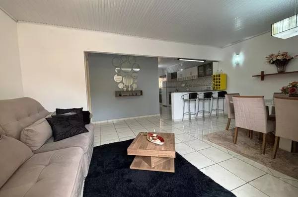 CASA EM EXCELENTES CONDIÇÕES, 3 DORMITÓRIOS E ÓTIMO PÁTIO