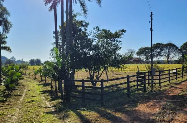 CHÁCARA DE 10.000m² COM CASA ESTILO RÚSTICO E MUITO CONFORTO