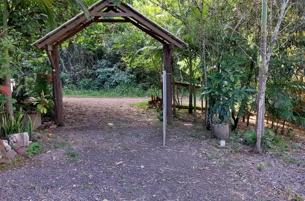 ÁREA DE LAZER COM MUITO VERDE, 2 AÇUDES E CHALÉ