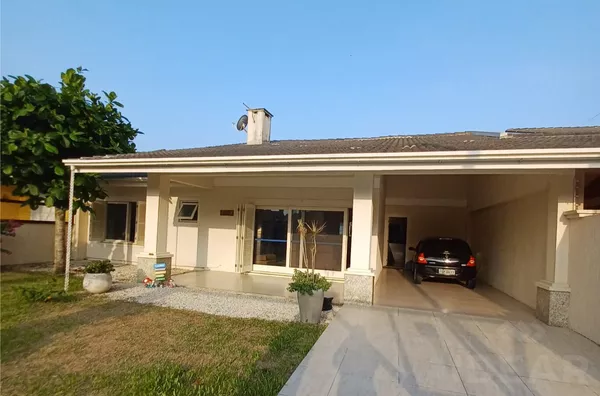 CASA DE 2 SUÍTE, COM PISCINA E A MENOS DE 100m DO MAR - Foto 2