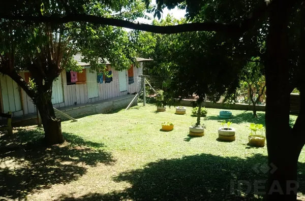 CASA EM EXCELENTE ÁREA RESIDENCIAL, BEM PERTO DA ÁREA COMERCIAL DO BAIRRO GRESSLER