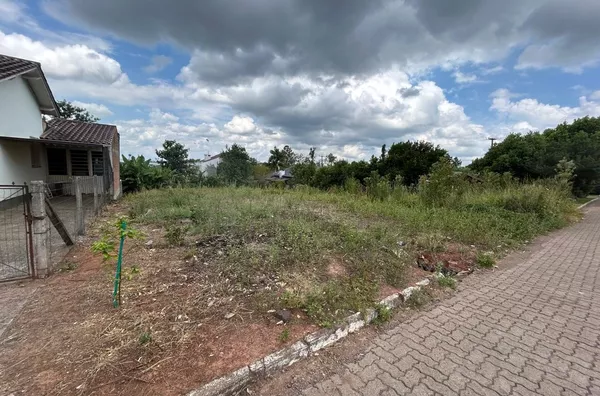 EXCELENTE OPÇÃO DE TERRENO PARA CONSTRUIR SUA MORADIA