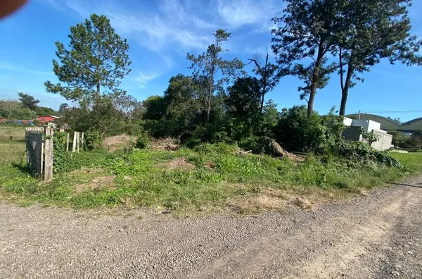 SEU INVESTIMENTO MUITO BEM APLICADO NESSE TERRENO, COM POSSIBILIDADE DE AMPLIAÇÃO