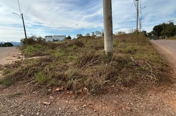 REGIÃO EM EXPANSÃO, COM ÁREA DE 467m² PARA COMÉRCIO E RESIDÊNCIA