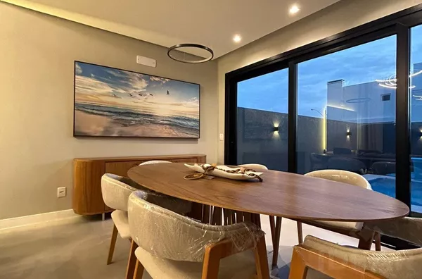 QUALIDADE E ESPAÇO NESSE ALTO PADRÃO, A 100m DO MAR E PERTO DE TUDO