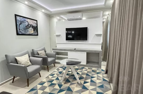 APARTAMENTO MUITO ACONCHEGANTE. E MELHOR!!! DE PORTA FECHADA