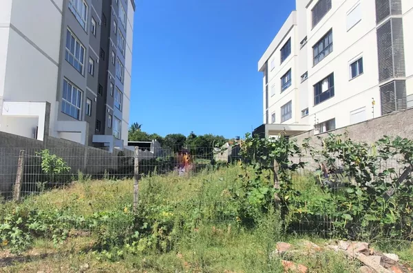 LINDO TERRENO MUITO BEM LOCALIZADO ESPERANDO POR VOCÊ