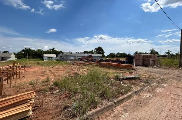 TERRENO BEM LOCALIZADO COM POSSIBILIDADE DE EXPANSÃO