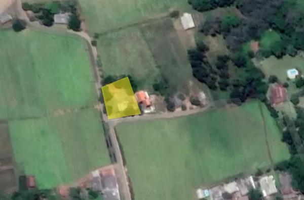 CHÁCARA EM REGIÃO TRANQUILA, BEM PERTINHO DO CENTRO