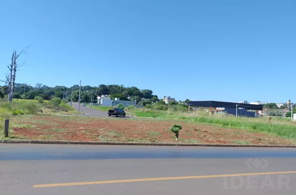 TERRENO ESPECIAL COM DUAS FRENTES! SEU FUTURO PROJETO MUITO BEM LOCALIZADO