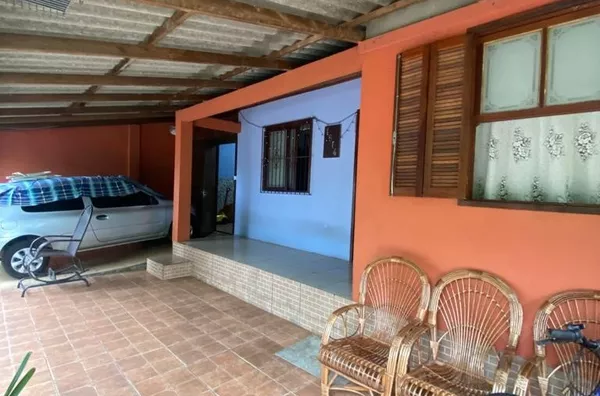 CASA DE 3 DORMITÓRIOS, COM PÁTIO E AMBIENTE INDEPENDENTE