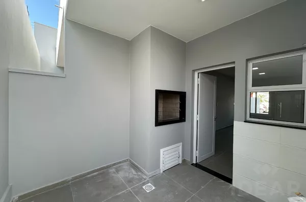 GEMINADO DE 2 DORMITÓRIOS, PÁTIO FRENTE e 7,70m² DE FUNDOS - Foto 6