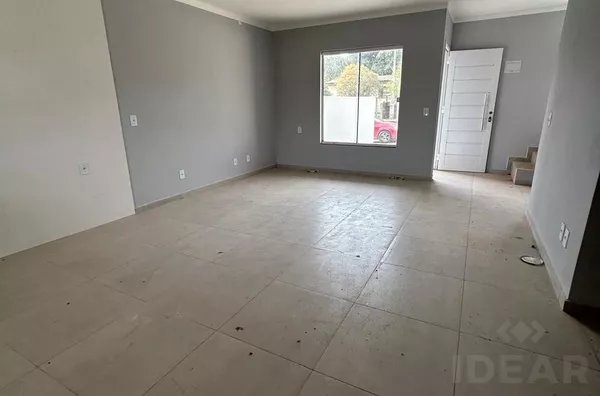 SOBRADO BEM LOCALIZADO COM GRANDE PÁTIO NOS FUNDOS E NA FRENTE - Foto 2