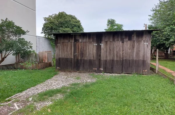 FICAR 200m DA RUA PRINCIPAL E PRÓXIMO DE TUDO TEM SEU VALOR