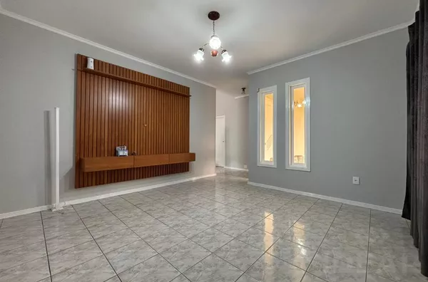 CONFORTO E MUITO ESPAÇO PARA TODA FAMÍLIA EM EXCELENTE REGIÃO