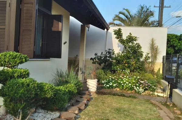 CASA DE 2 PISOS, COM 3 QUARTOS (1 suíte) A POUCO MINUTOS DO CENTRO - Foto 3