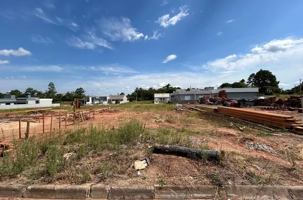 TERRENO BEM LOCALIZADO COM POSSIBILIDADE DE EXPANSÃO