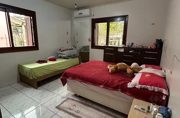 CASA PRINCIPAL COM EXCELENTE ACABAMENTO E ANEXO INDEPENDENTE 